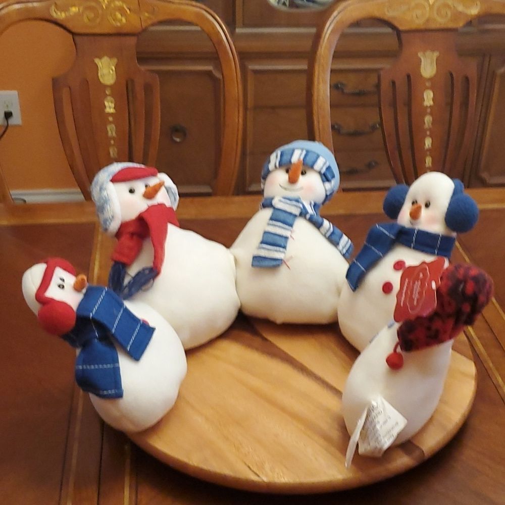 St Nicholas Square Holiday Pillow - Picture 3 of 5